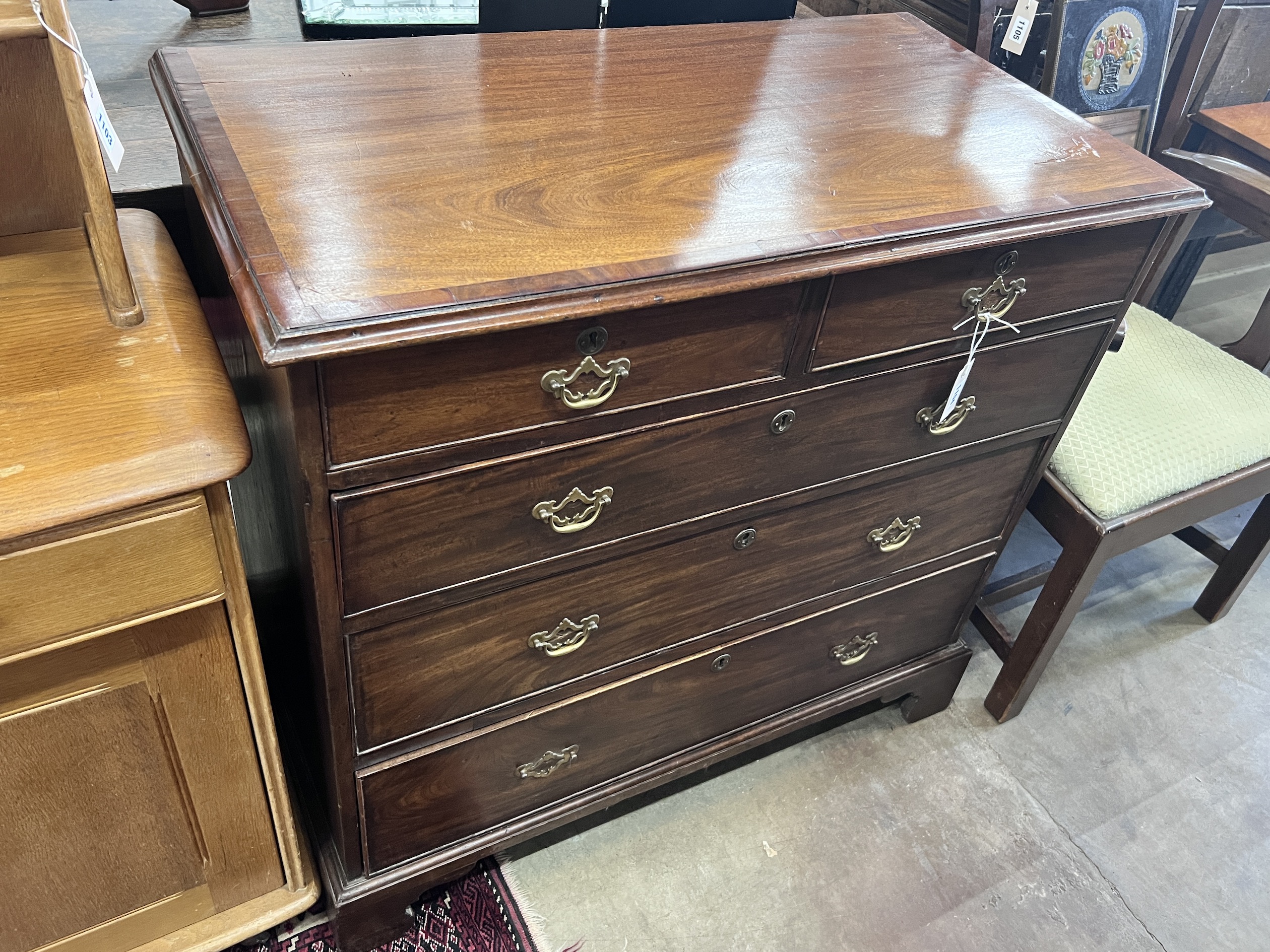 A George III mahogany chest of drawers, width 95cm, depth 51cm, height 90cm